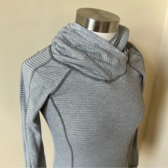Lululemon think fast pullover hoodie top gray 13290 - Picture 5 of 12
